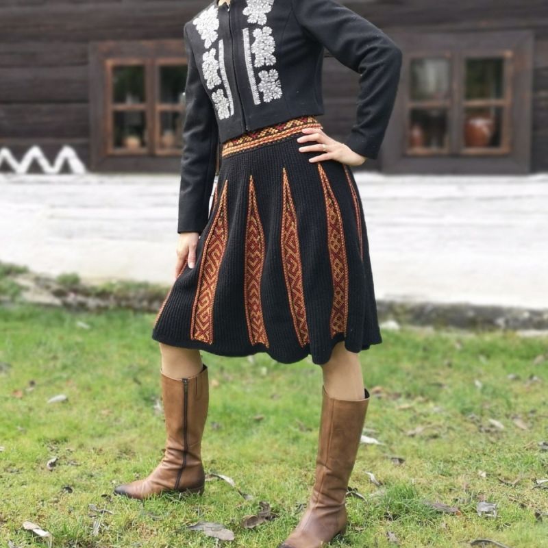 Sukňa Strážov 11klin+pás veľ. M (40-42) - vlnená pletená sukňa inšpirovaná čičmanským krojom
