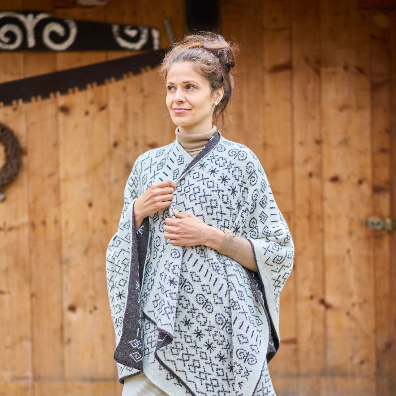 Pončo Čičmany MV Alpaka veľ. UNI