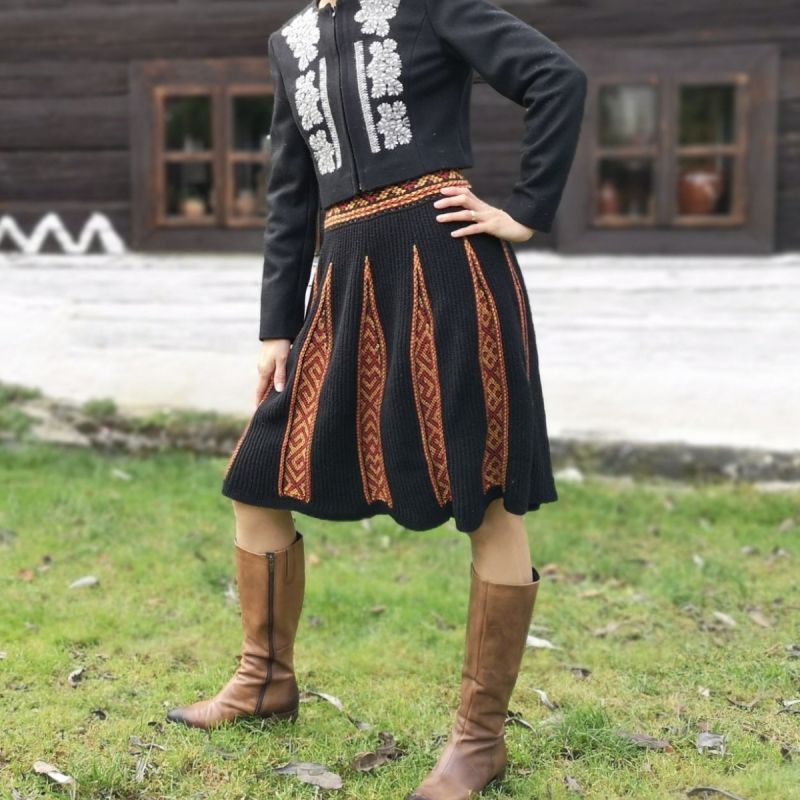 Sukňa Strážov 11klin+pás veľ. L (44)