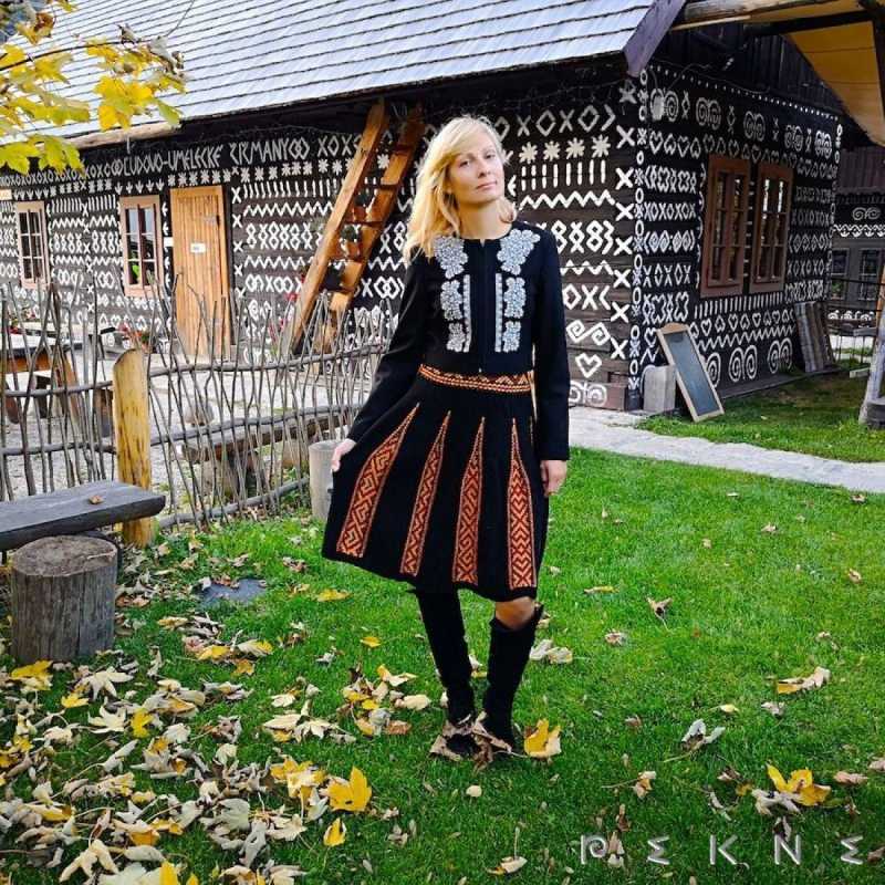 Sukňa Strážov 11klin+pás veľ. S (36-38)