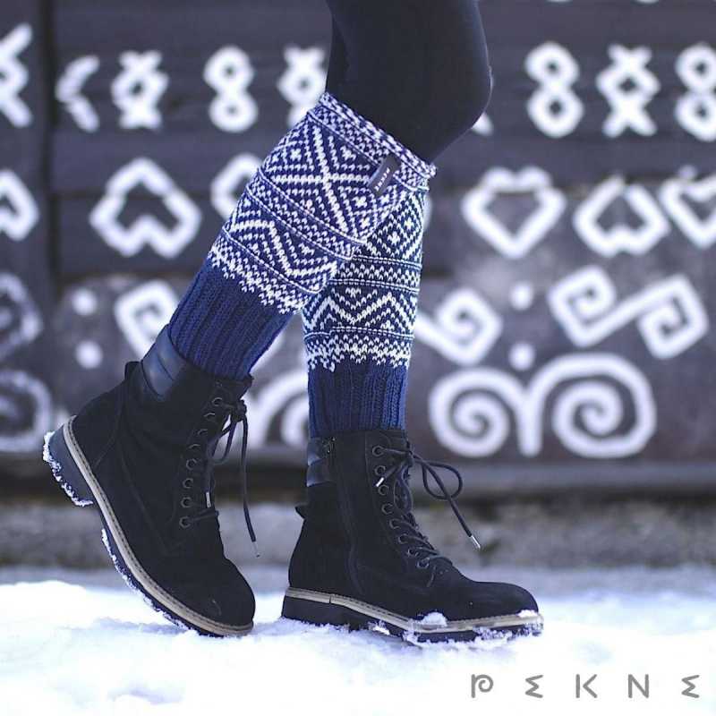 Štucne Strážov krátke veľ. UNI - Krásne pletené štucne inšpirované čičmanskými mužskými ponožkami "kopitcami".